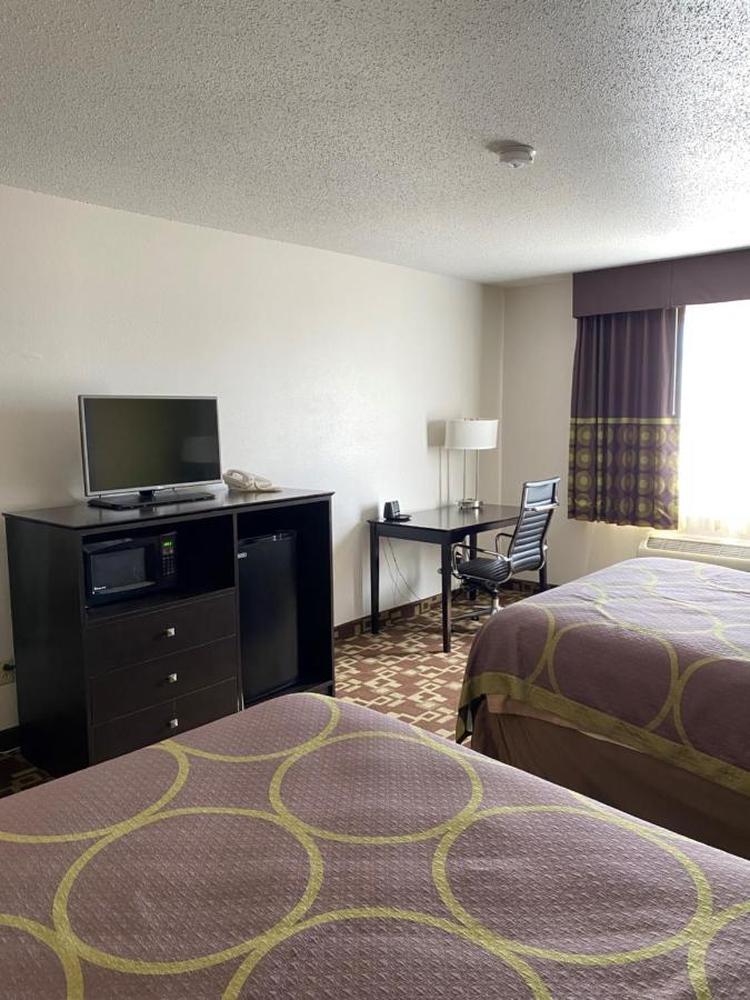 Super 8 By Wyndham Independence Ia Hotel Buitenkant foto