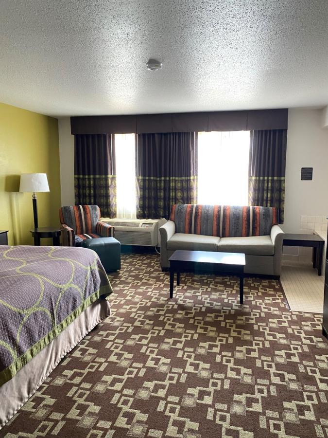 Super 8 By Wyndham Independence Ia Hotel Buitenkant foto