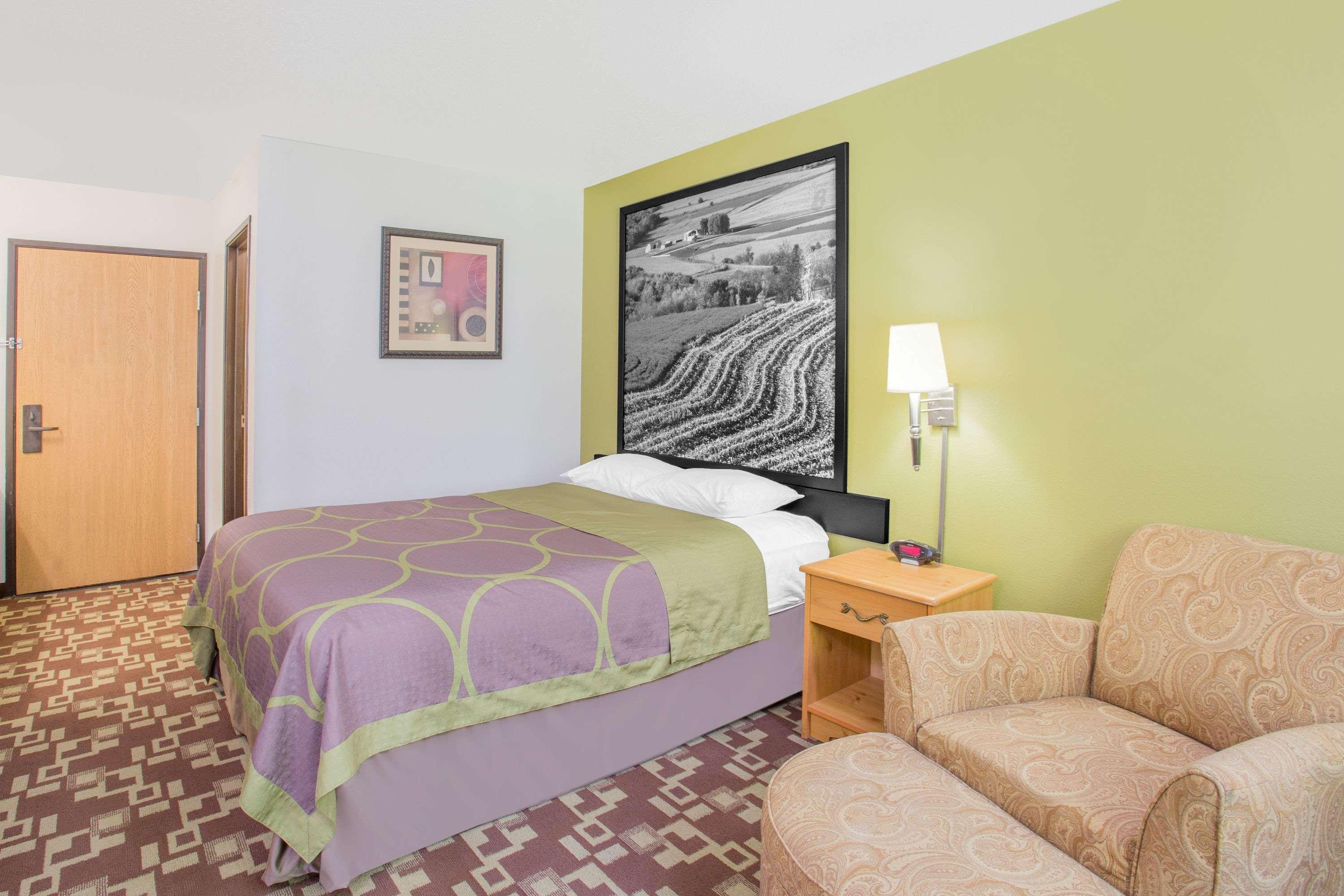 Super 8 By Wyndham Independence Ia Hotel Buitenkant foto